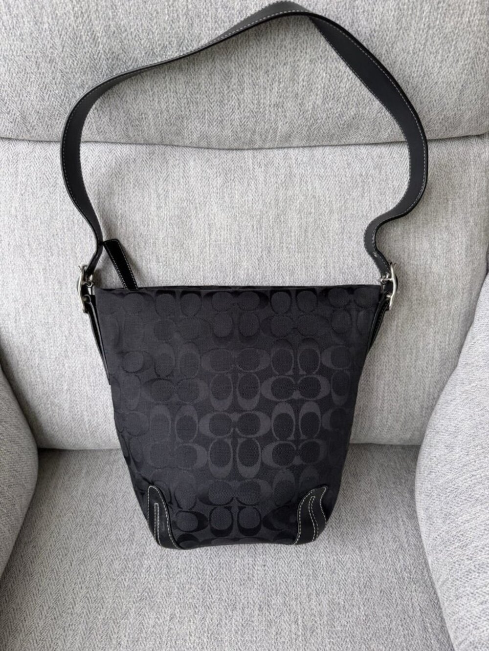 VTG COACH Black Bucket Shoulder Bag Classic Signature Canvas 6076